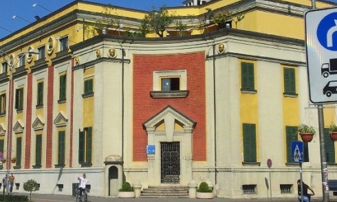 Bashkia hap tenderin: 50 mln euro per rindertimin e pallateve ne Tirane